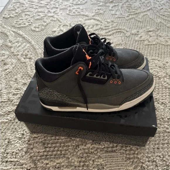 Air Jordan 3 - Picture 4 of 6